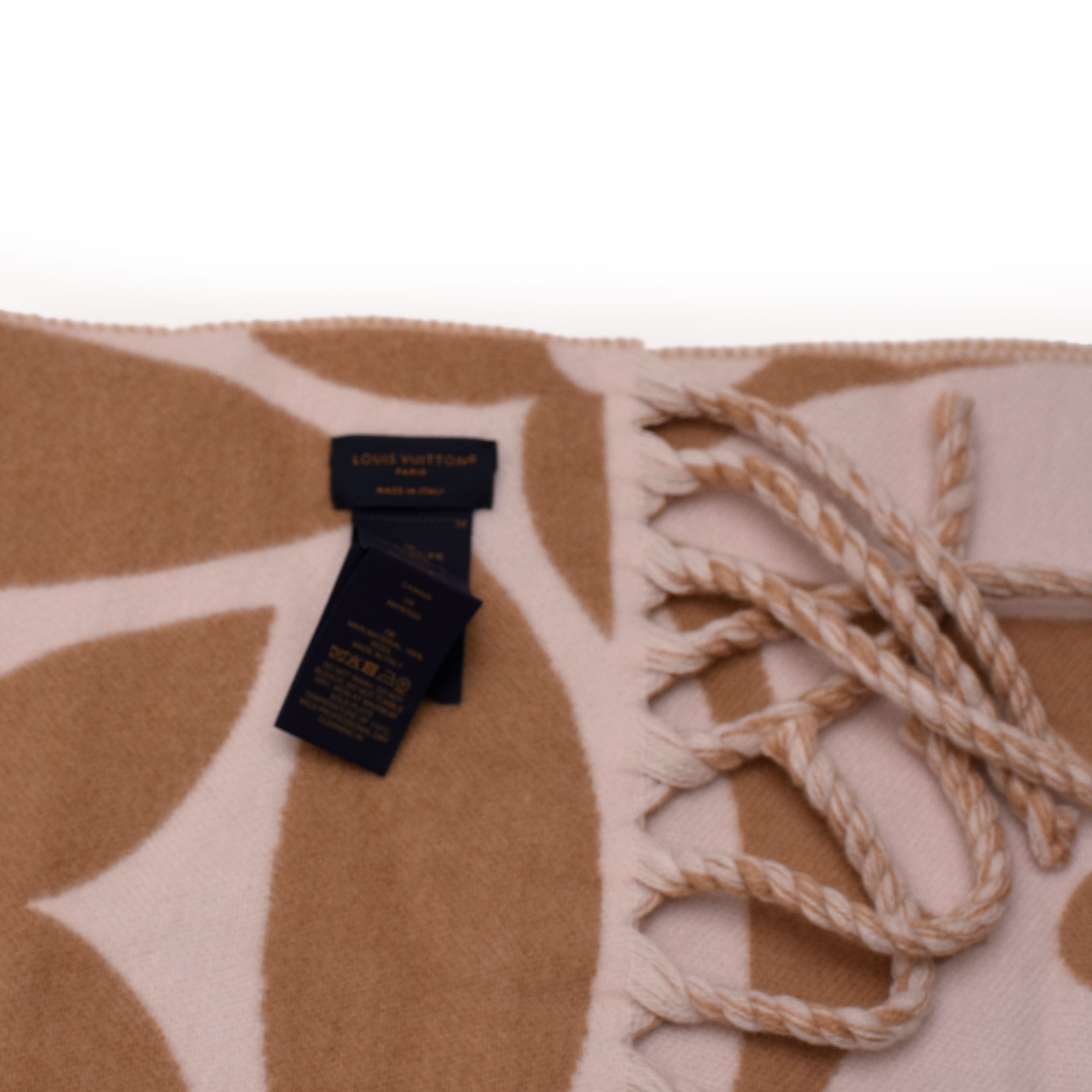 Louis Vuitton Medallion Scarf Beige Rose