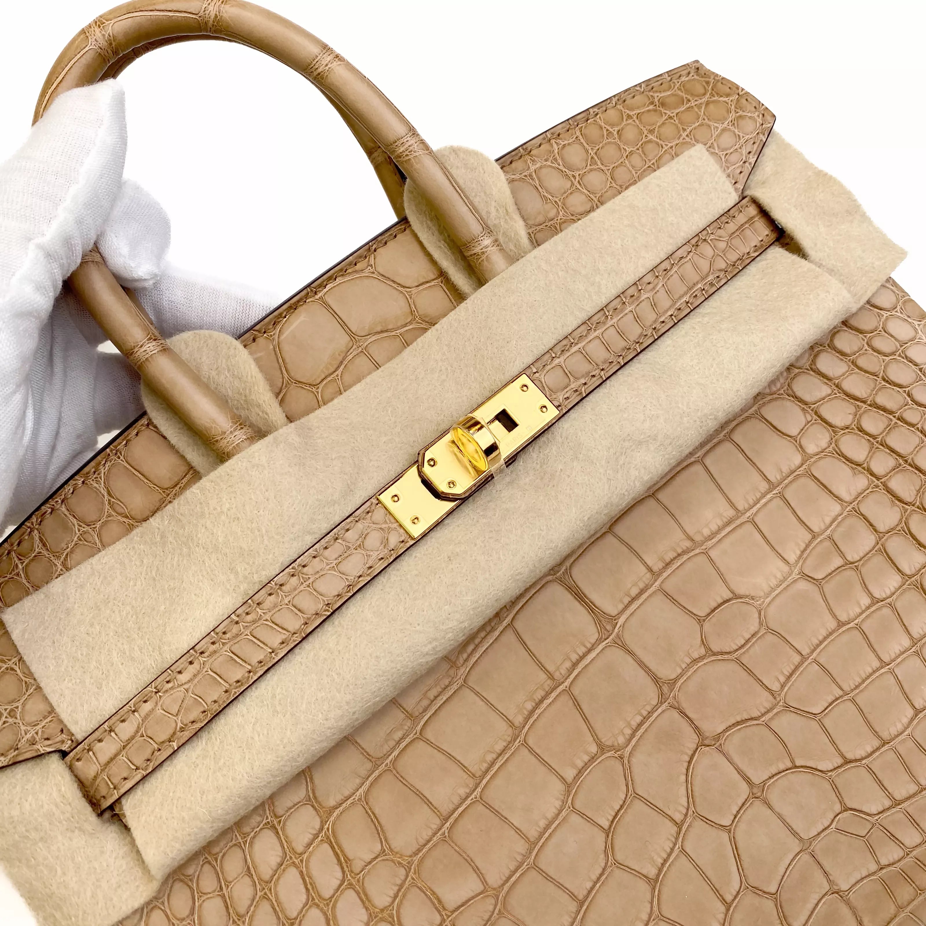Hermes Birkin 25 Chai Matte Alligator Gold Hardware Detail
